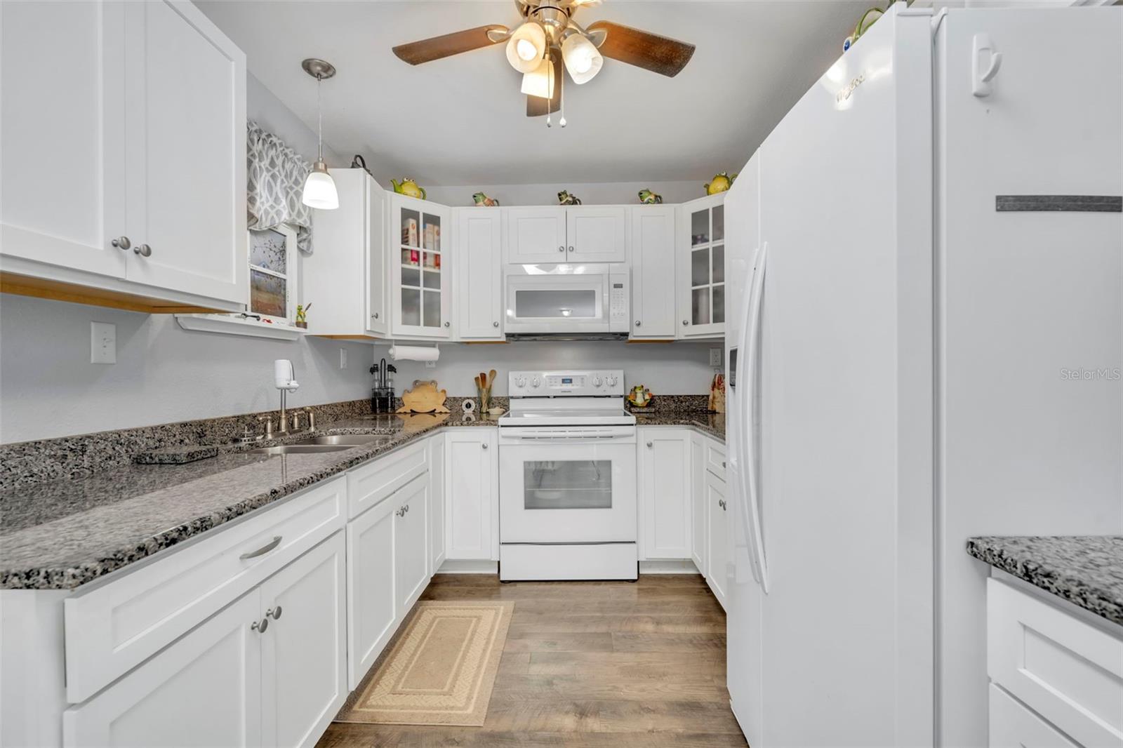 Image 9 of 66 For 26721 Bloomfield Avenue