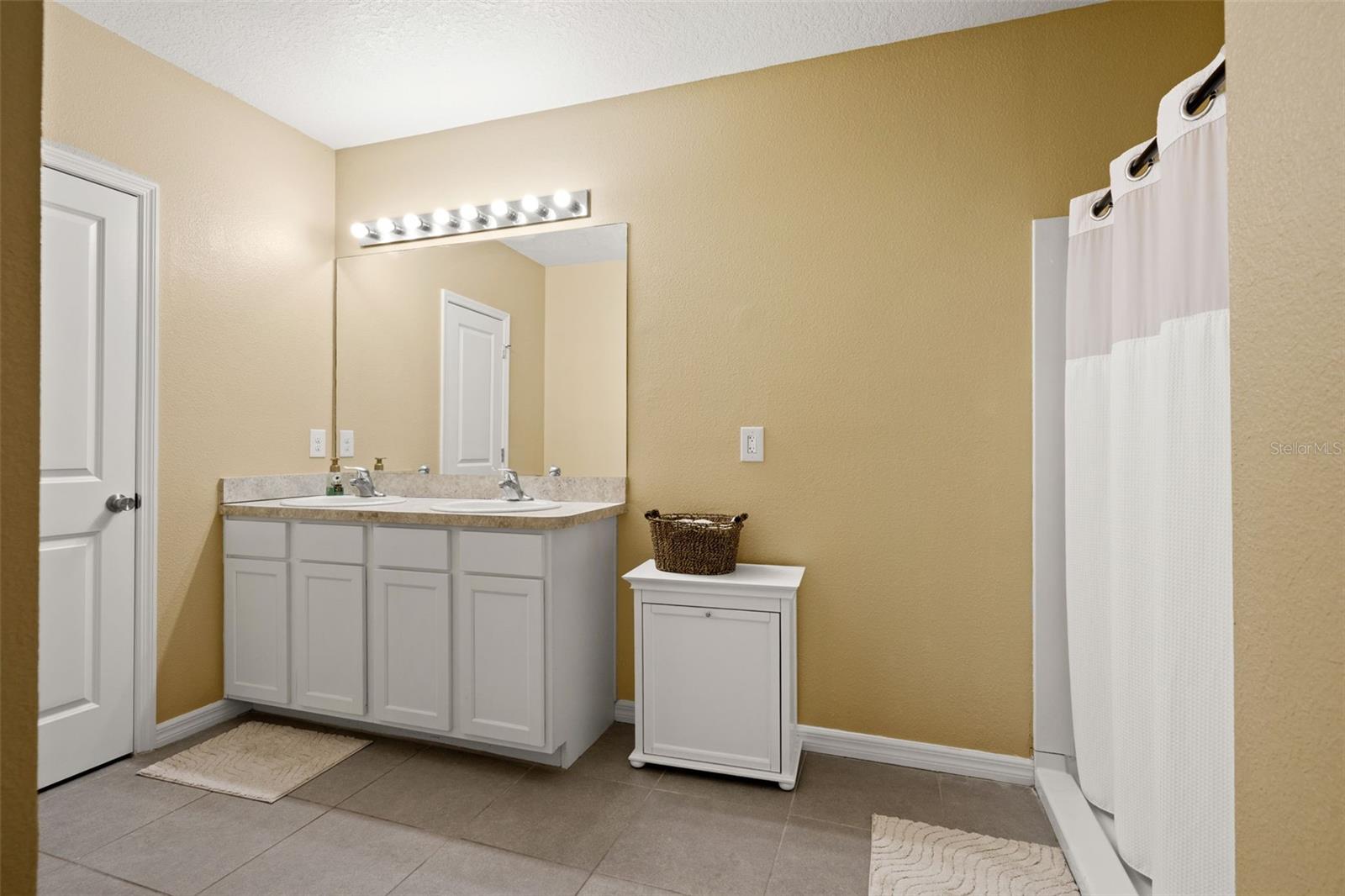 Image 16 of 35 For 6663 Seaway Drive