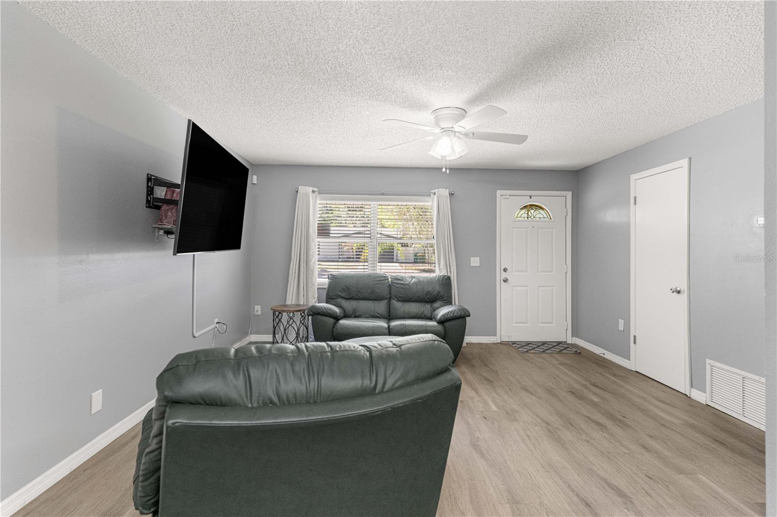 Image 11 of 38 For 1905 Virginia Avenue