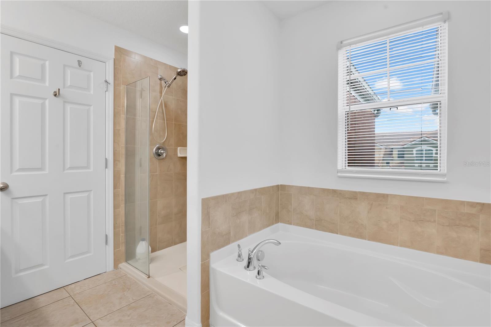 Image 16 of 38 For 4886 Matteo Trail