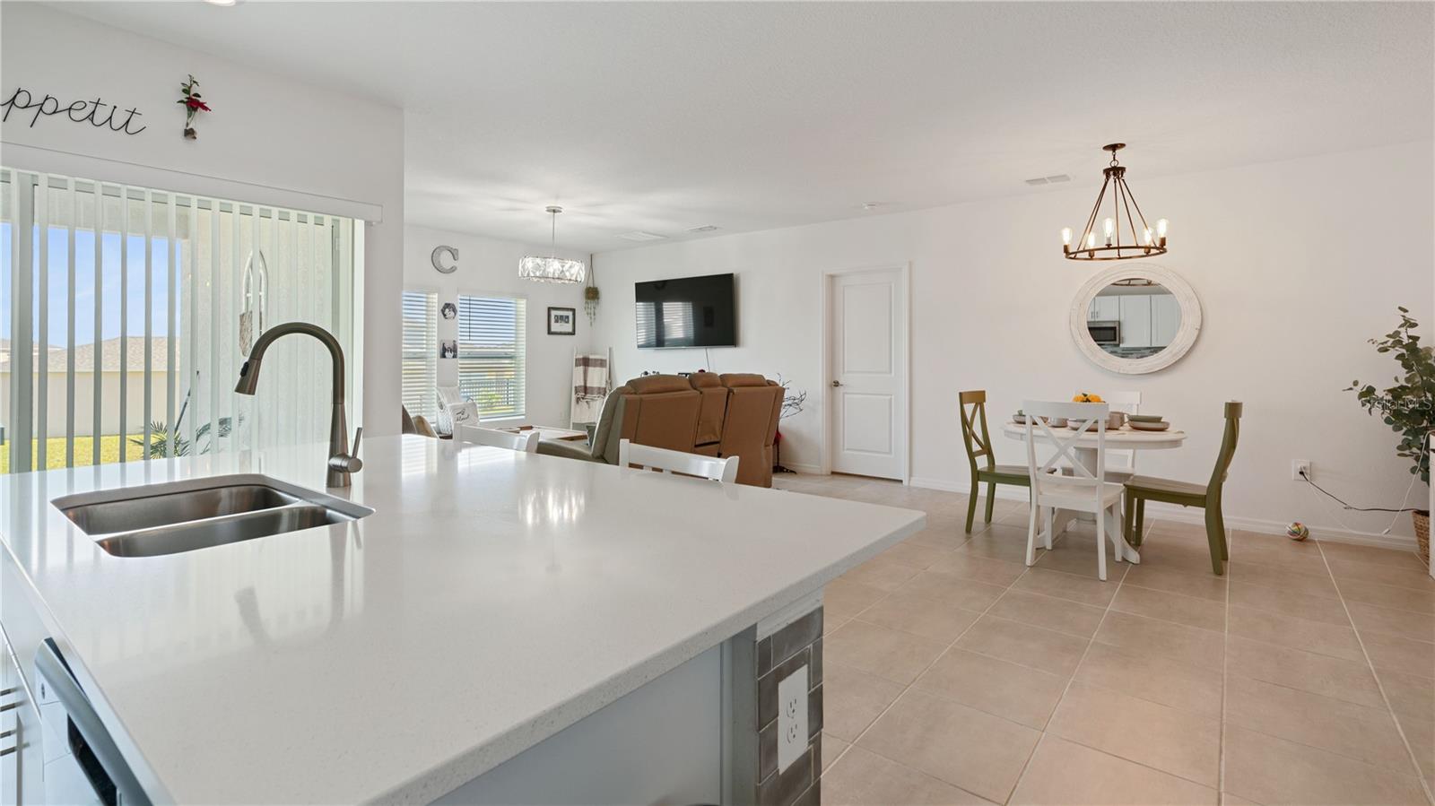 Image 6 of 22 For 1020 Calico Pointe Circle