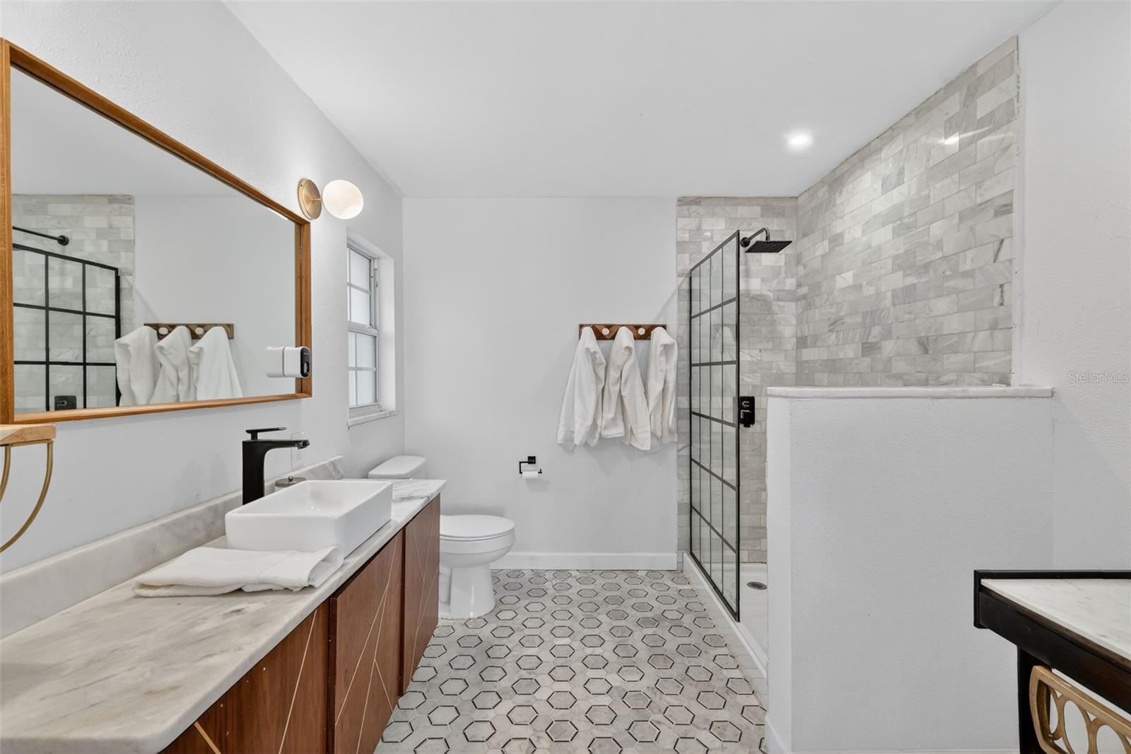 Image 32 of 42 For 1039 Lake Gracie Drive