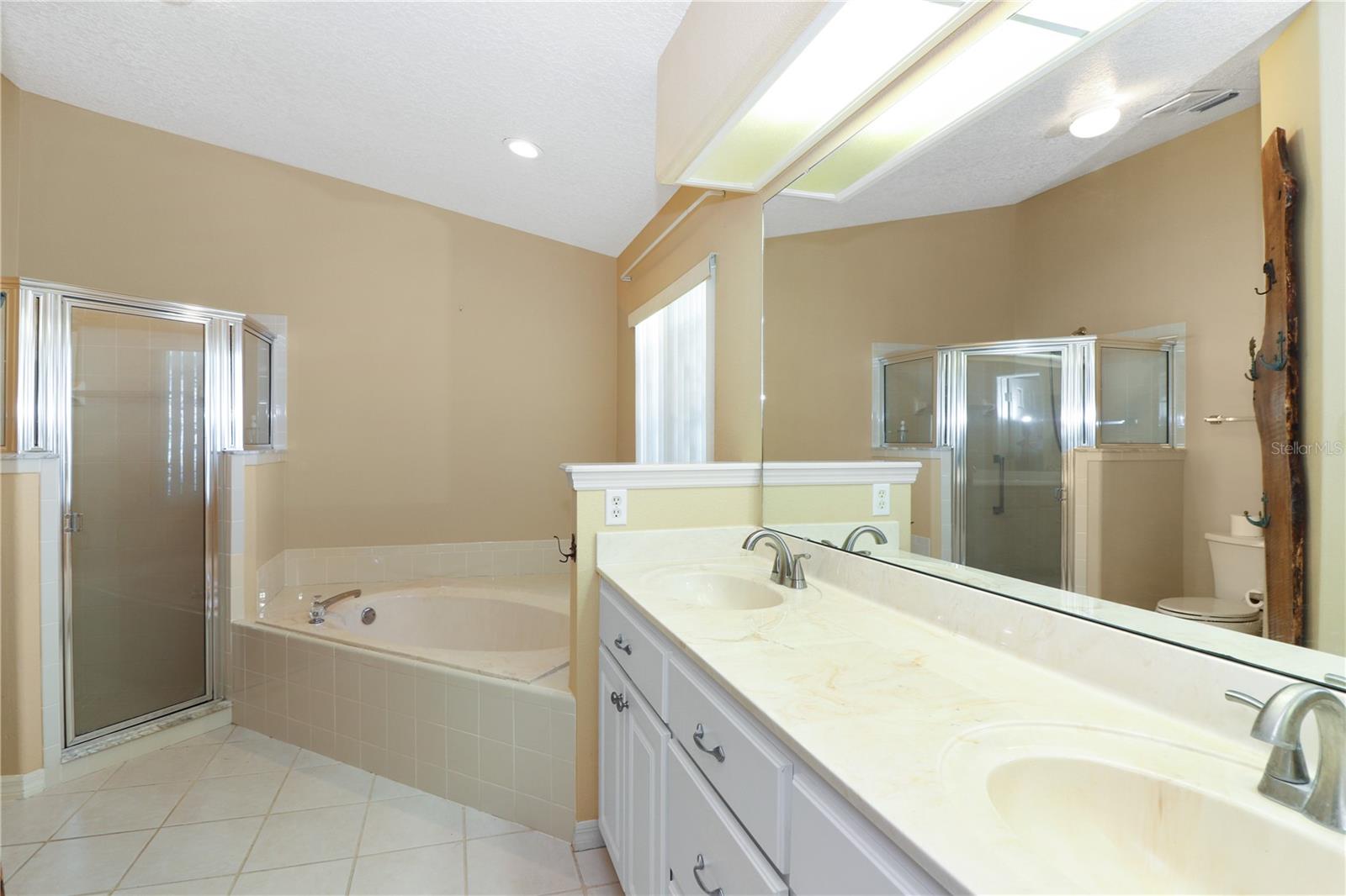 Image 14 of 47 For 21300 Royal St Georges Lane