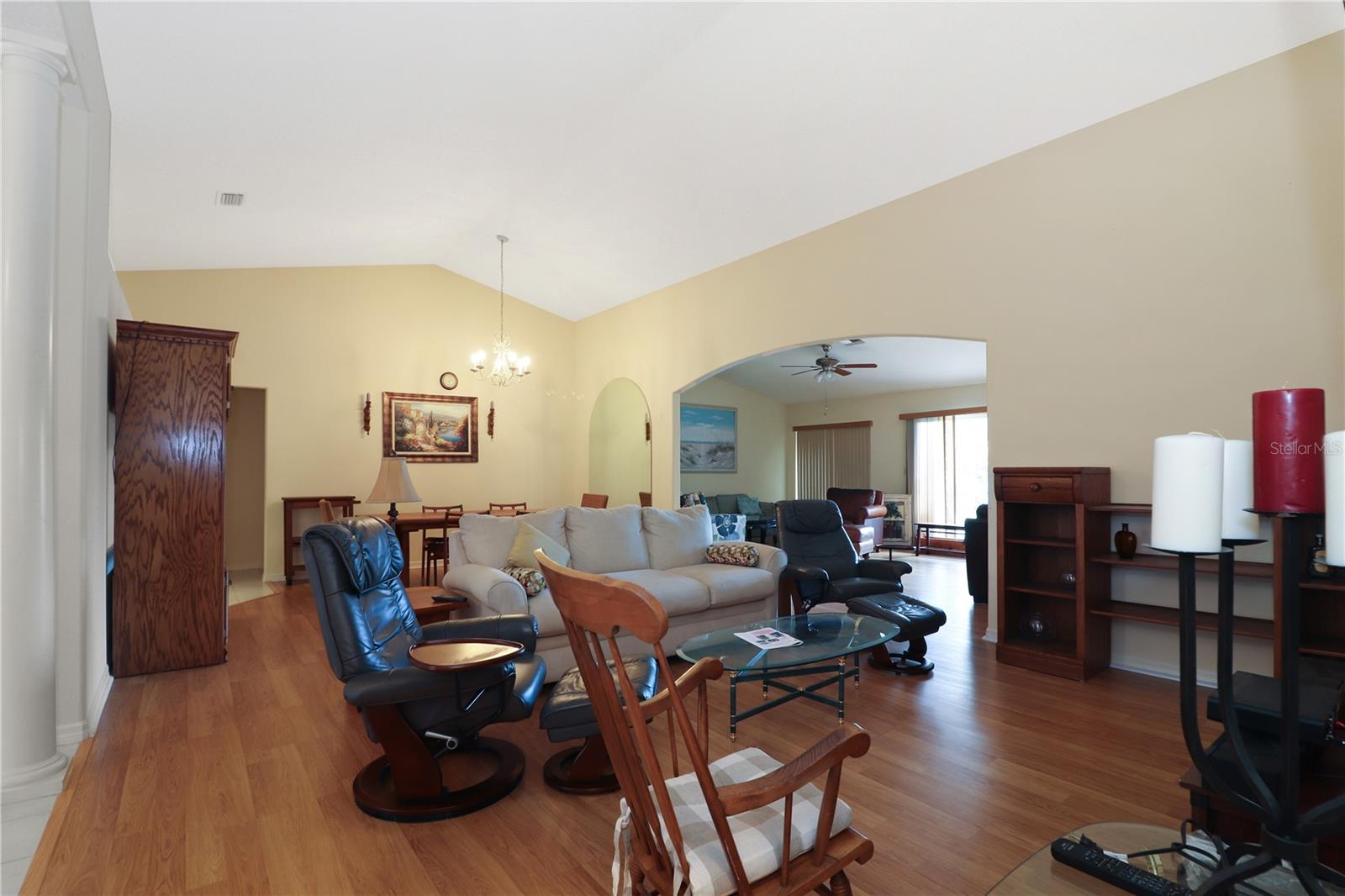 Image 6 of 47 For 21300 Royal St Georges Lane