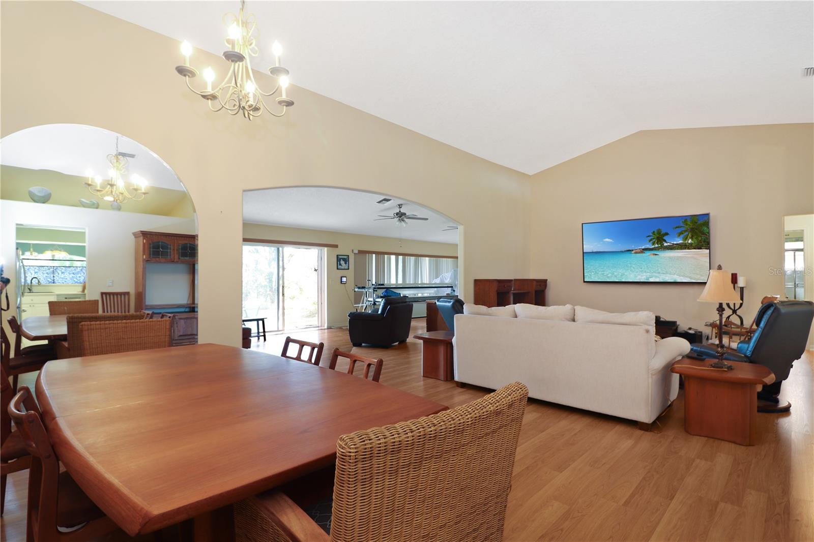 Image 7 of 47 For 21300 Royal St Georges Lane