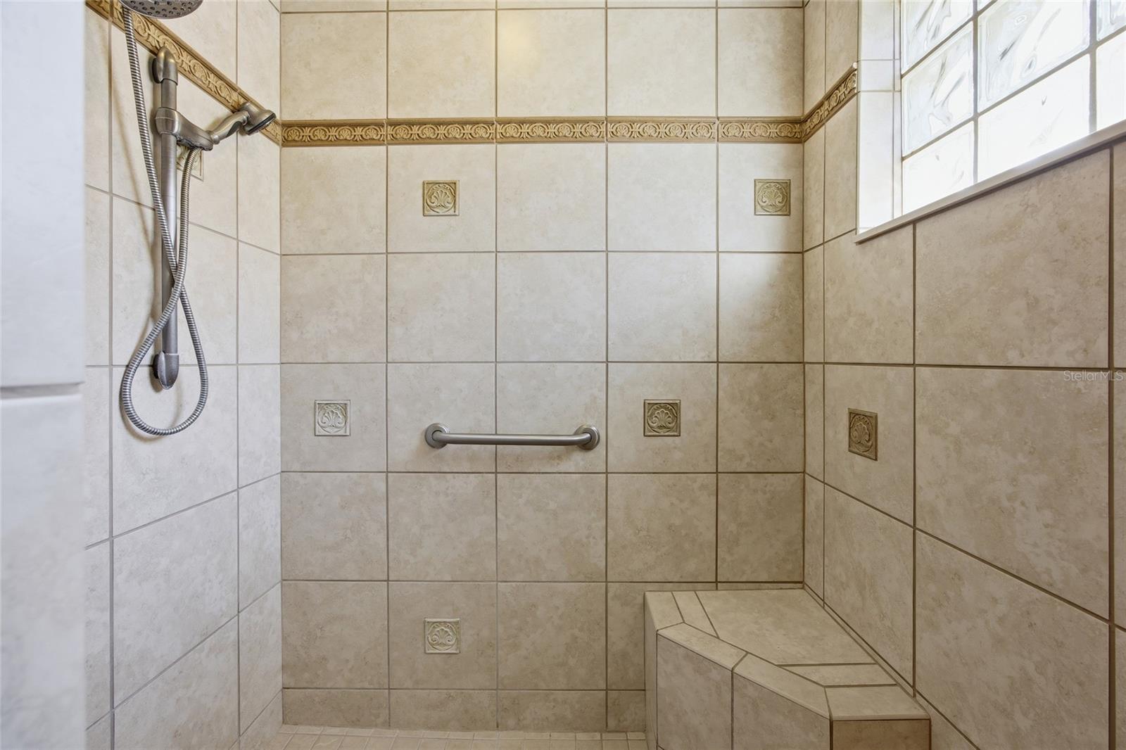 Image 14 of 29 For 1615 Snelling Avenue