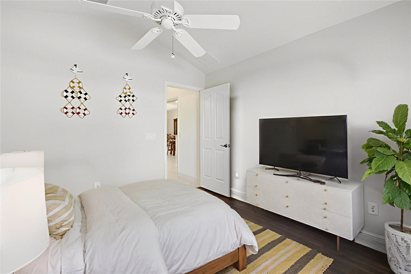 Image 19 of 29 For 1615 Snelling Avenue