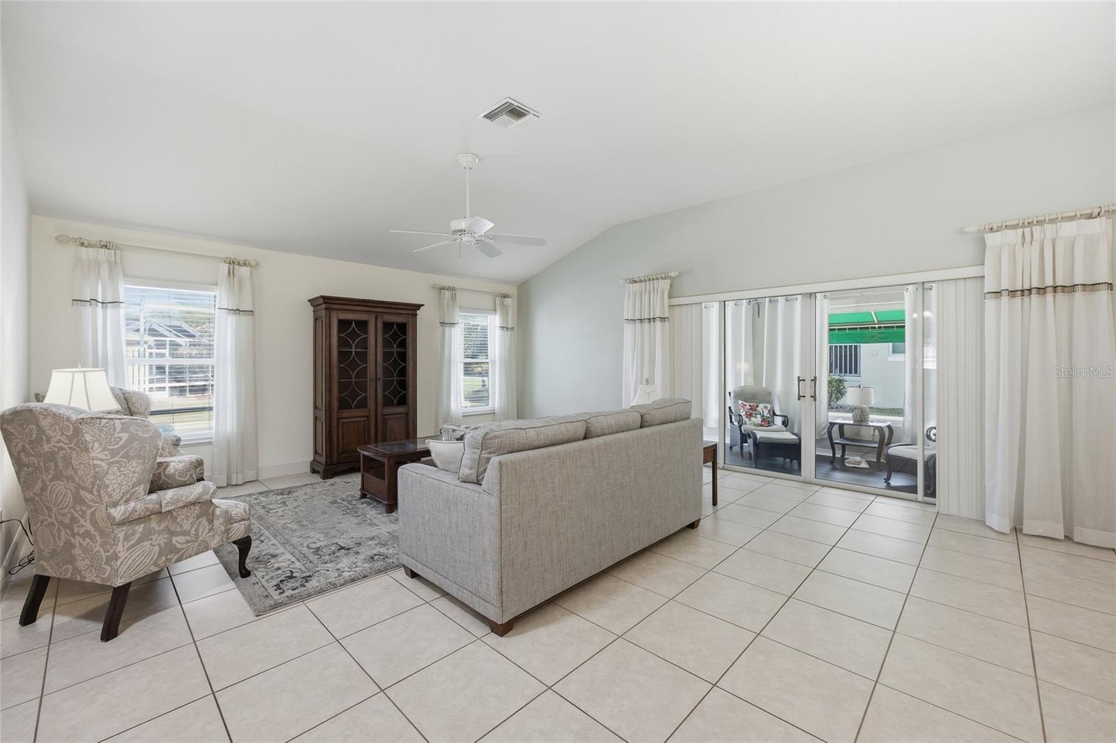 Image 7 of 29 For 1615 Snelling Avenue