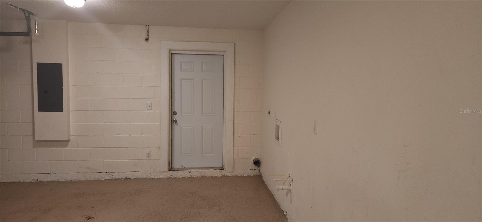 Image 17 of 50 For 3679 Trianon Drive