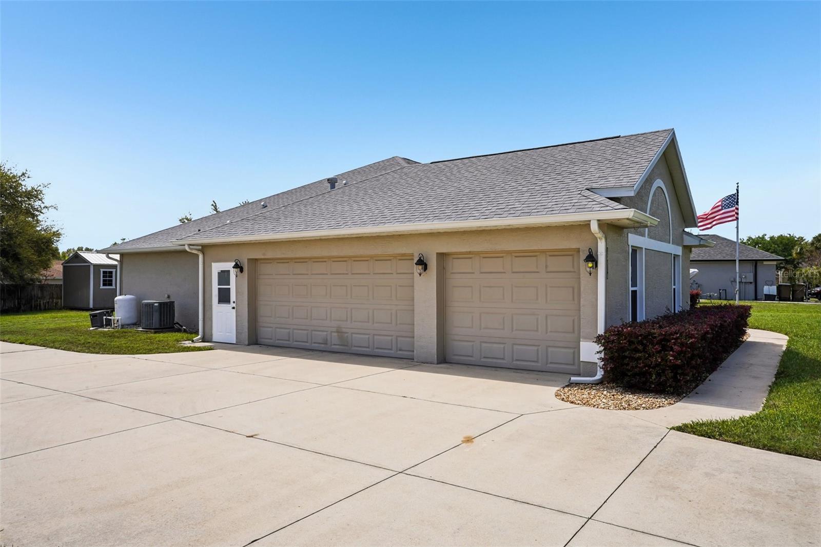 Image 4 of 45 For 13116 Glenview Lane