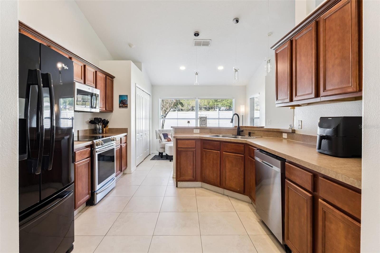 Image 10 of 49 For 511 Lake Sumner Drive