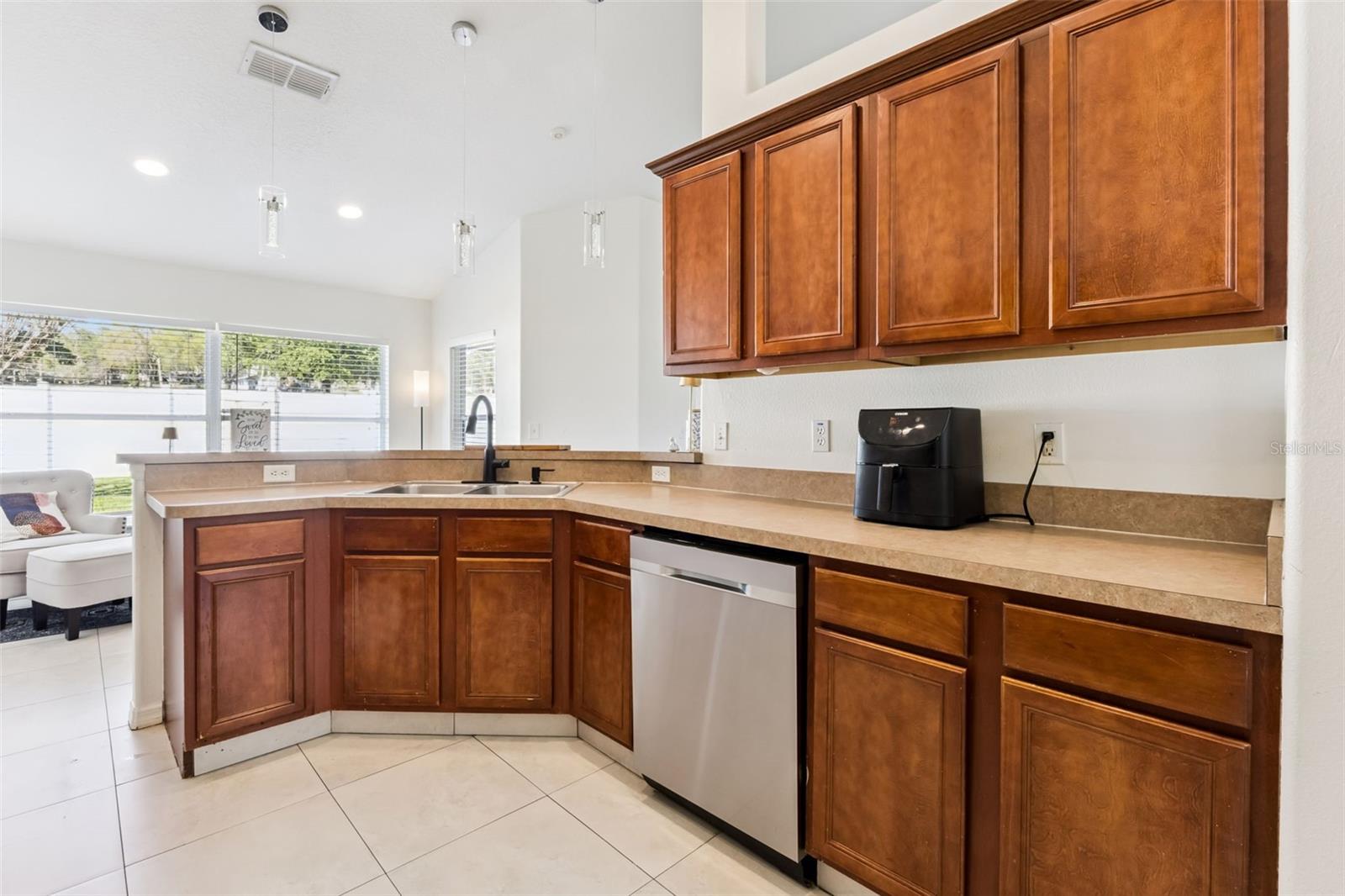 Image 11 of 49 For 511 Lake Sumner Drive