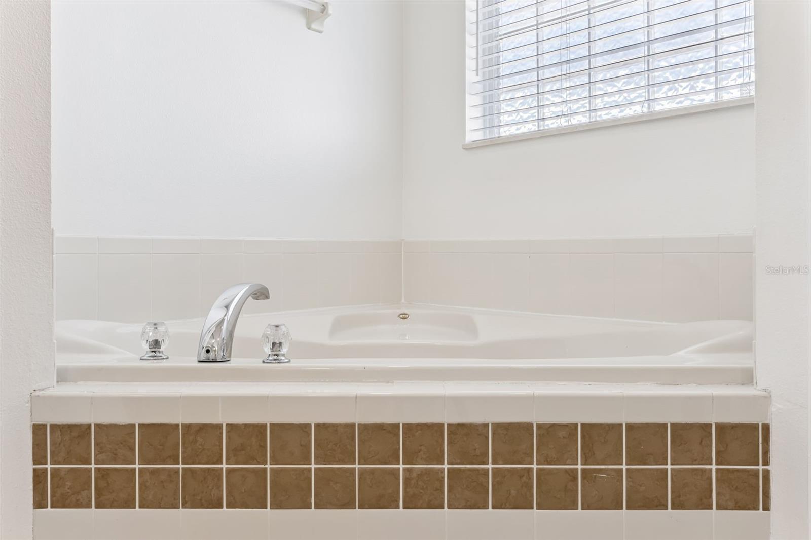 Image 25 of 49 For 511 Lake Sumner Drive