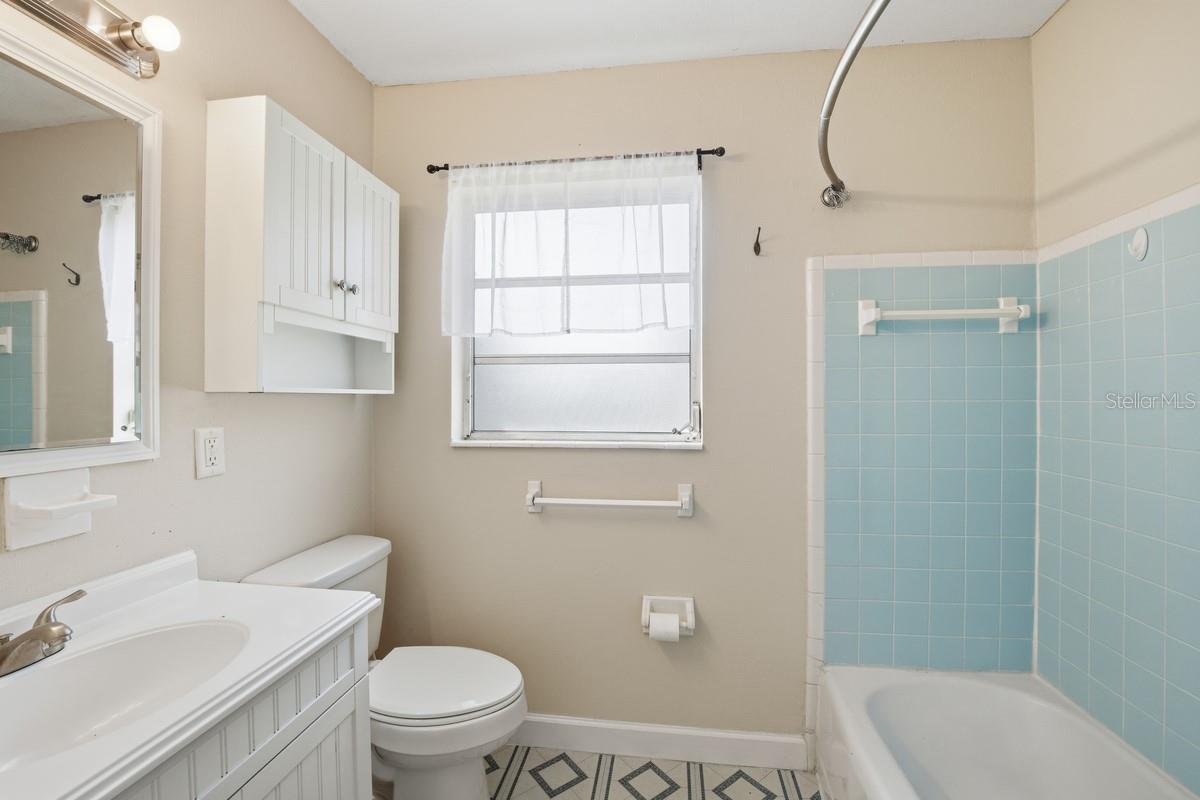 Image 10 of 23 For 14338 Lake Junietta Drive