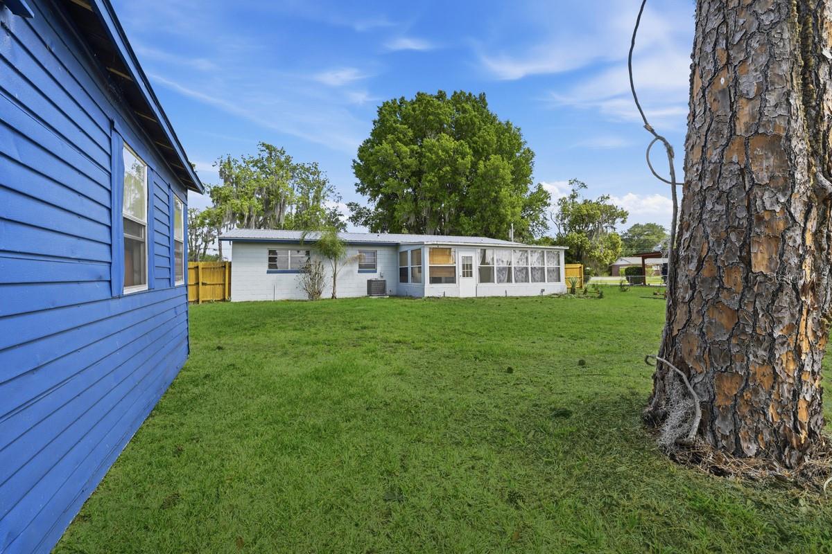 Image 20 of 23 For 14338 Lake Junietta Drive