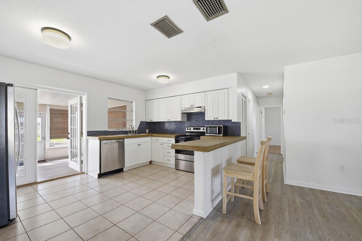 Image 7 of 23 For 14338 Lake Junietta Drive