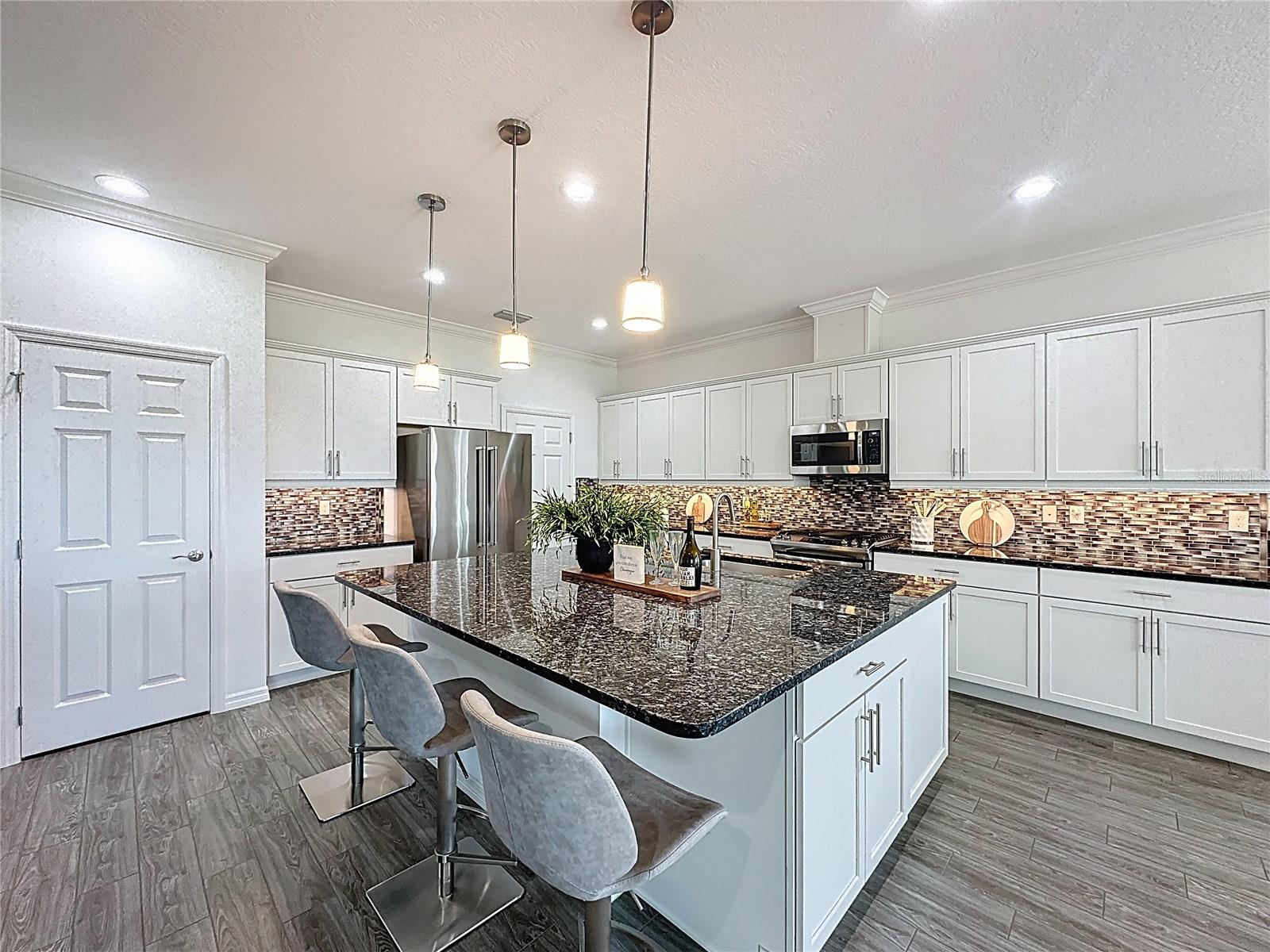 Image 10 of 72 For 178 Silver Maple Road