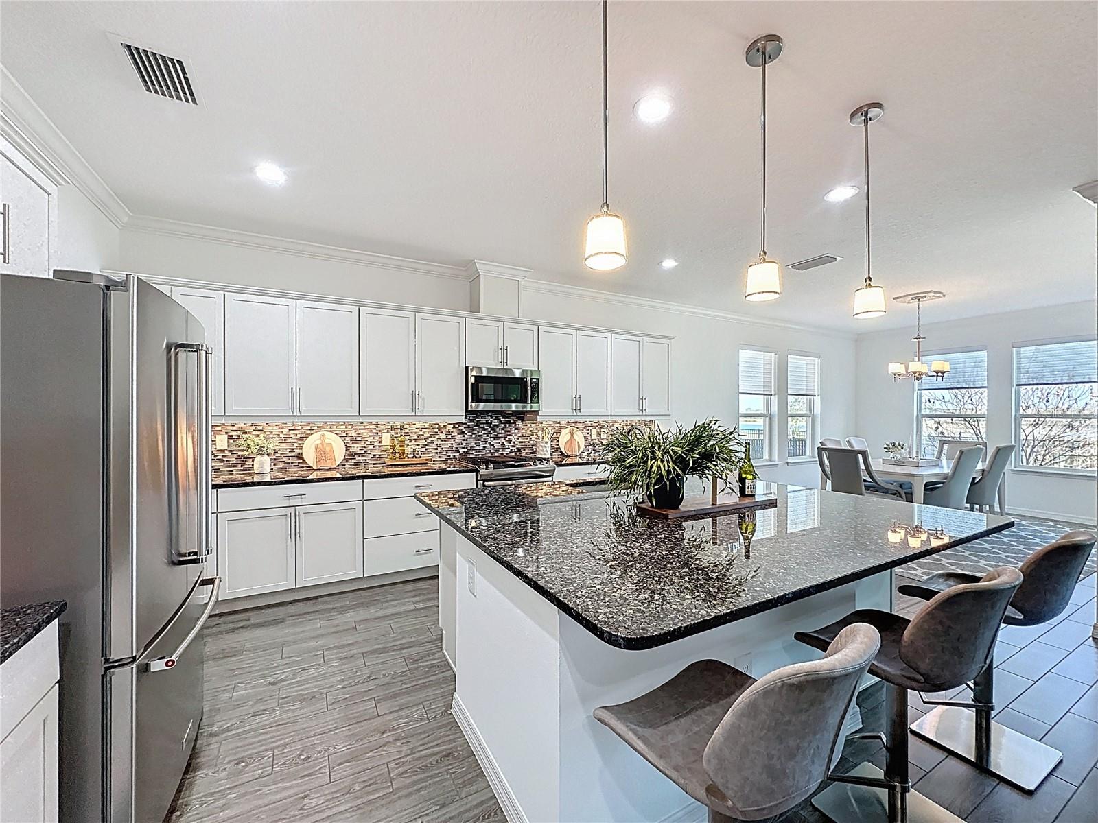 Image 11 of 72 For 178 Silver Maple Road