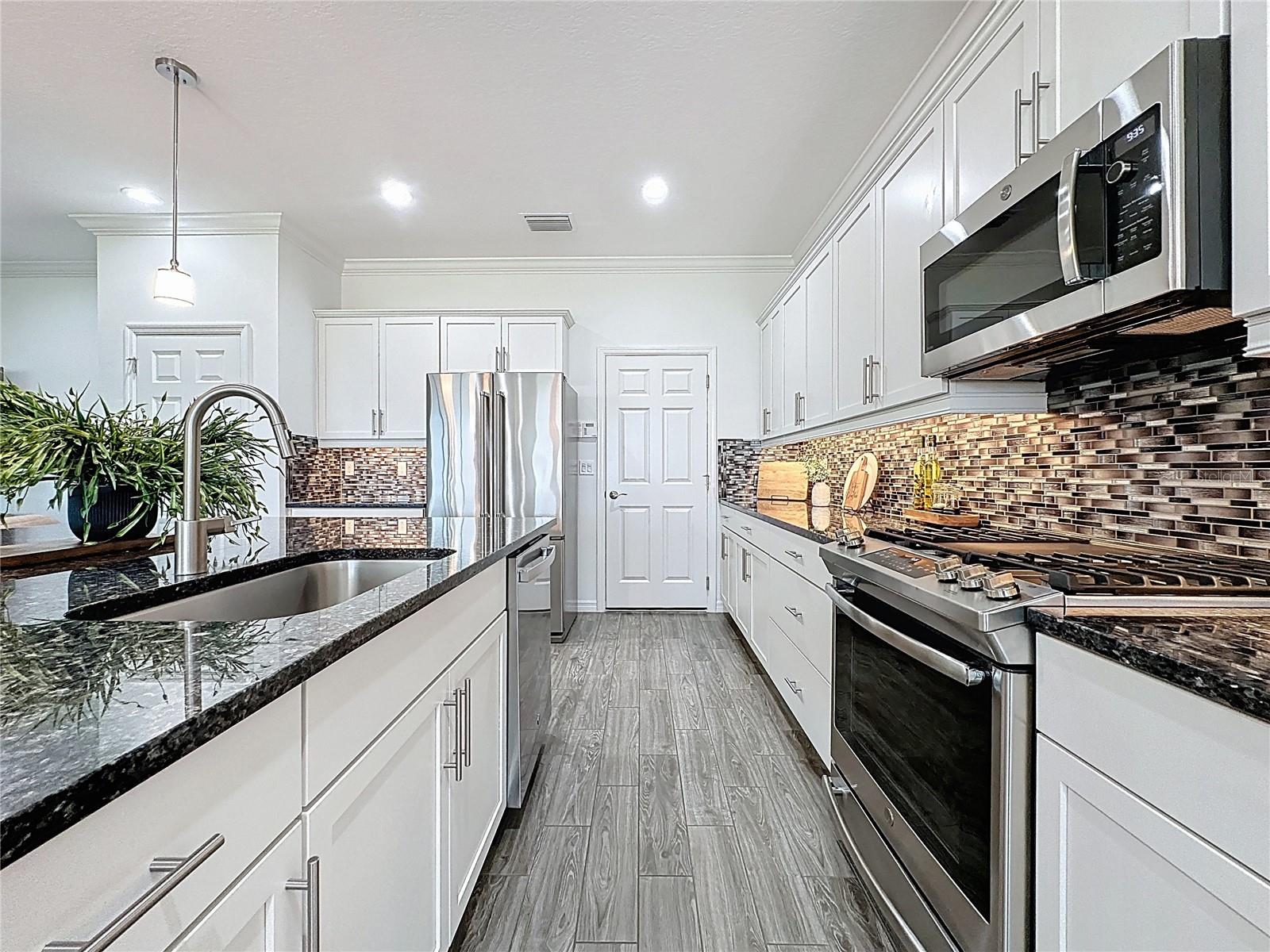 Image 12 of 72 For 178 Silver Maple Road