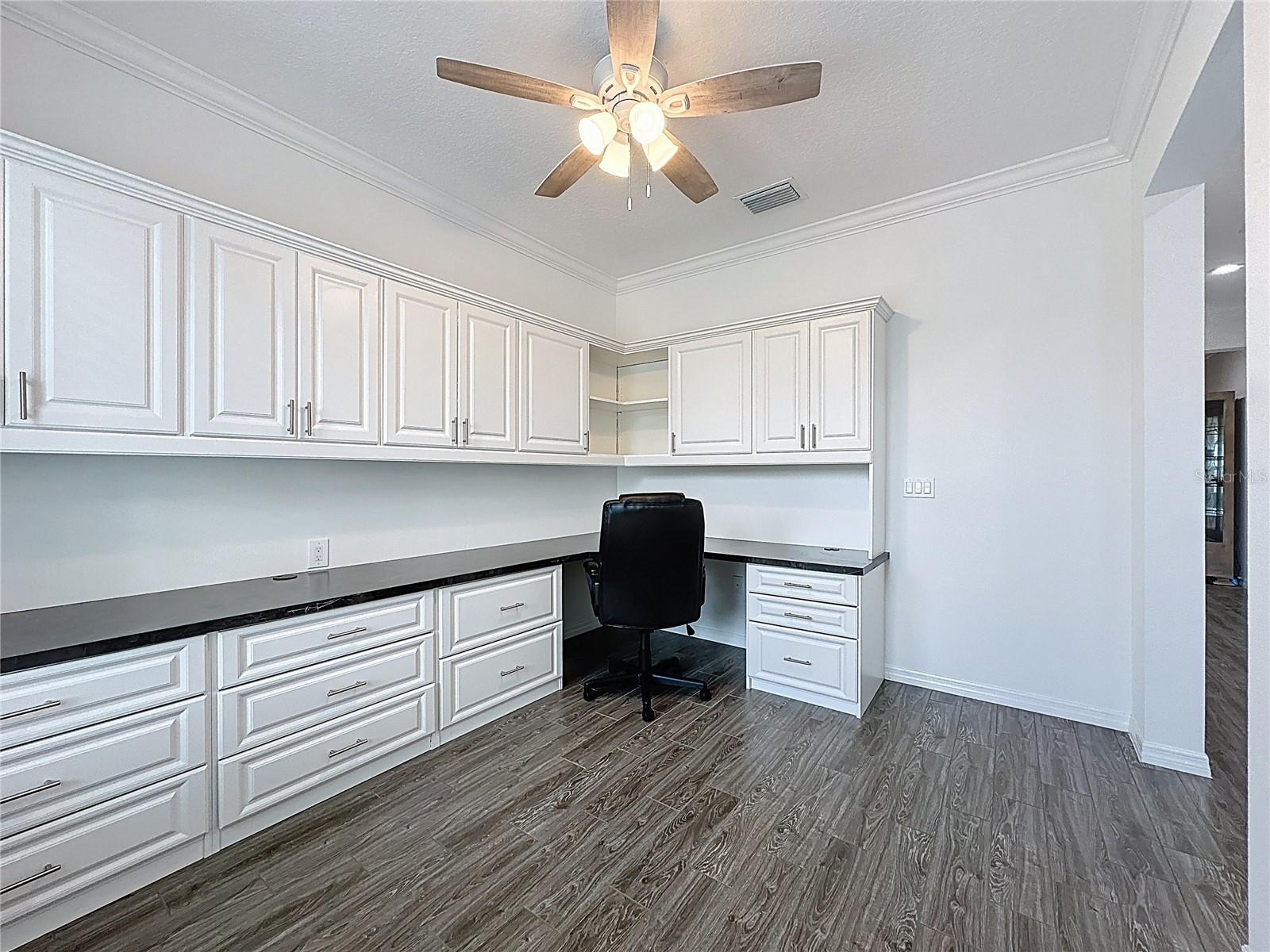 Image 21 of 72 For 178 Silver Maple Road