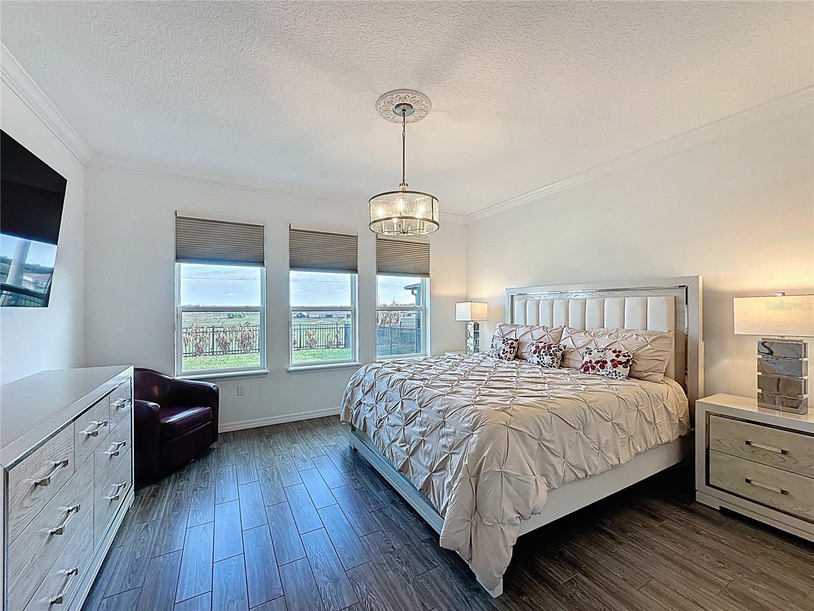 Image 23 of 72 For 178 Silver Maple Road