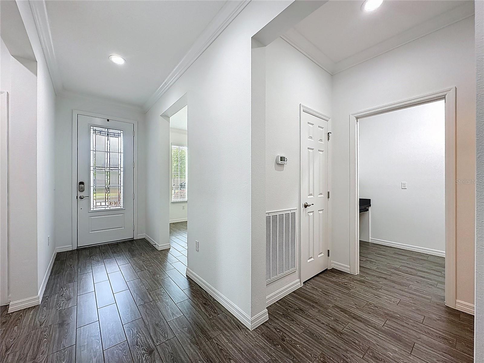 Image 3 of 72 For 178 Silver Maple Road