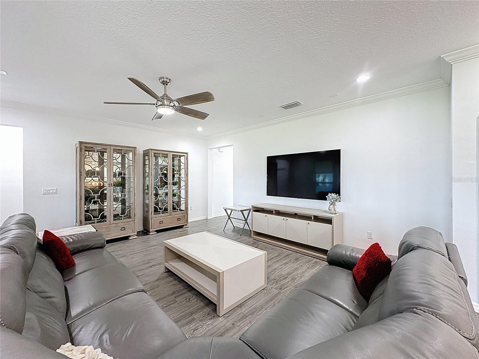 Image 6 of 72 For 178 Silver Maple Road