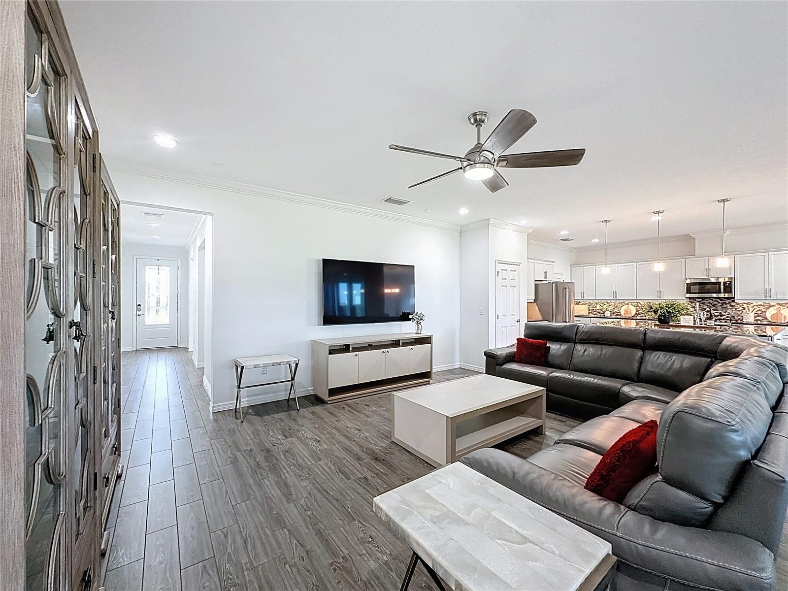 Image 7 of 72 For 178 Silver Maple Road