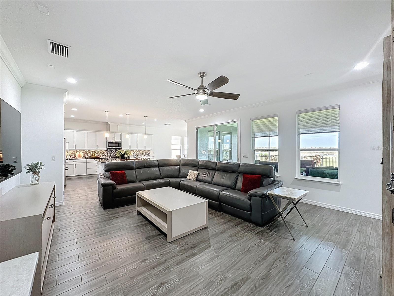 Image 9 of 72 For 178 Silver Maple Road