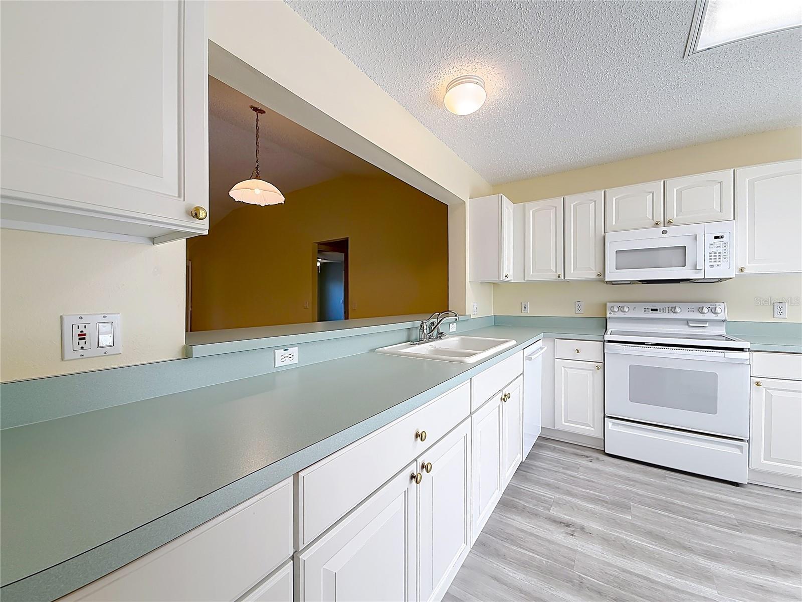 Image 6 of 25 For 2129 Zaragoza Place