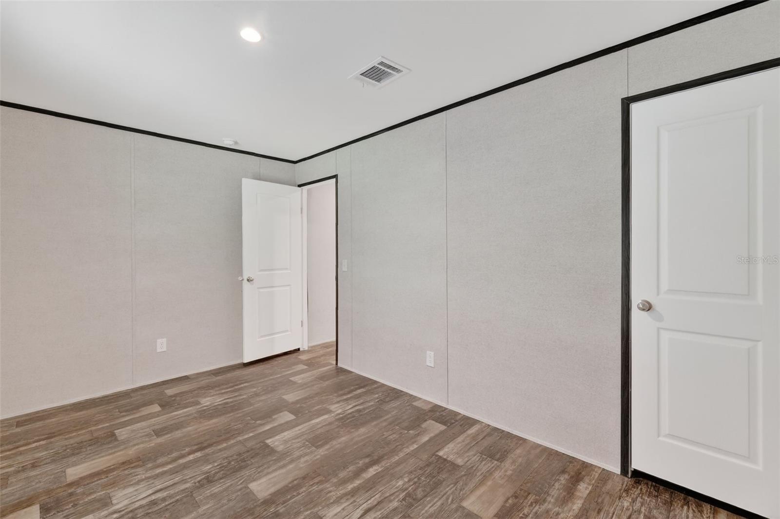 Image 16 of 24 For 4152 C 575  