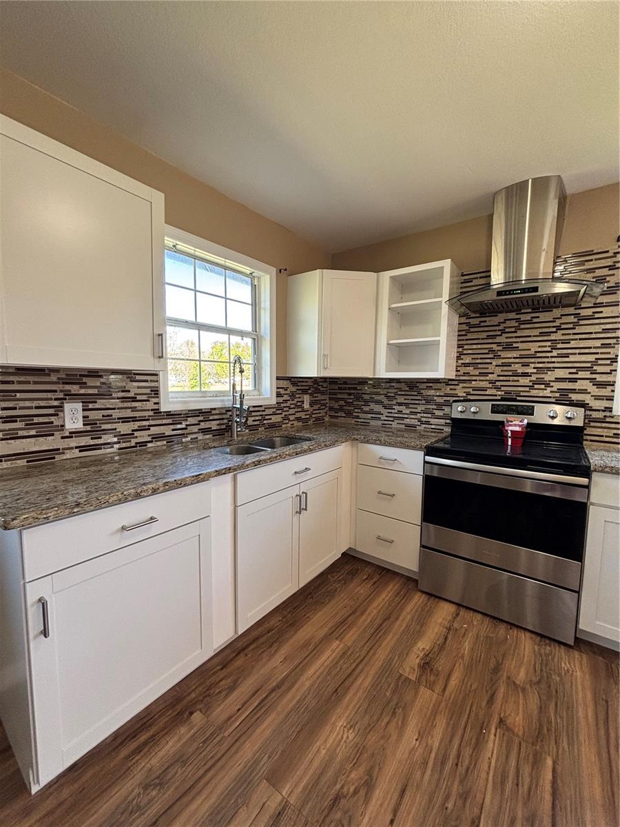 Image 4 of 19 For 8597 126th Place