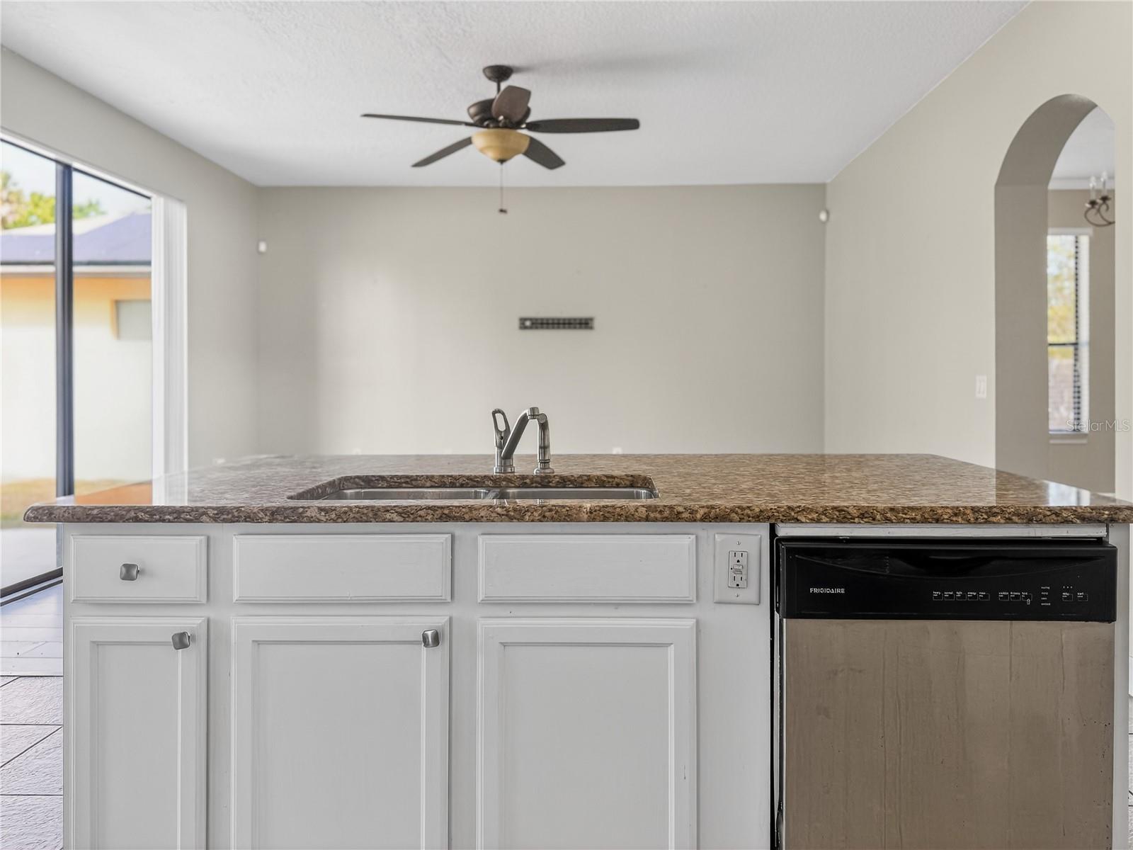 Image 11 of 37 For 2117 Lilipetal Court