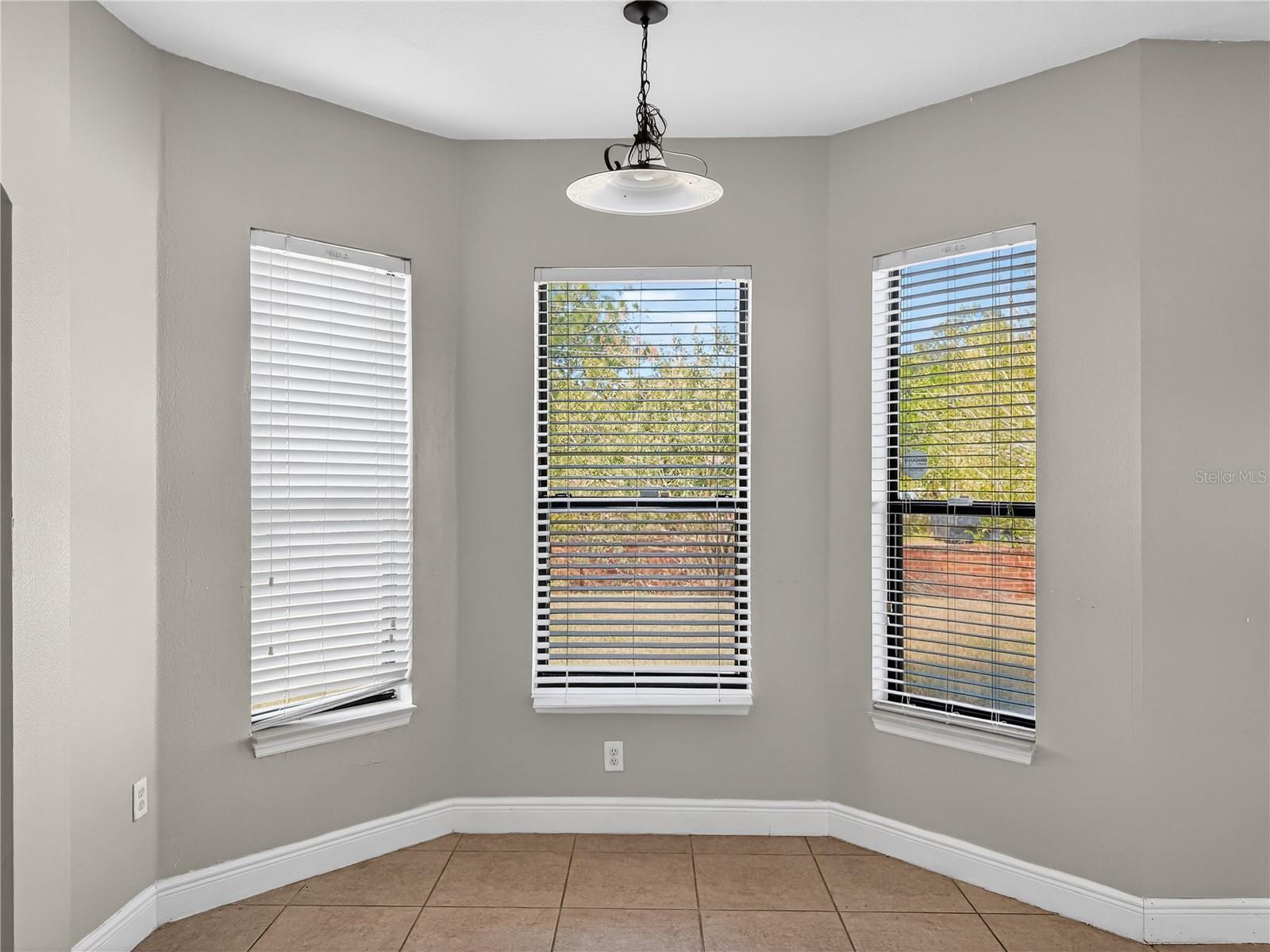 Image 13 of 37 For 2117 Lilipetal Court