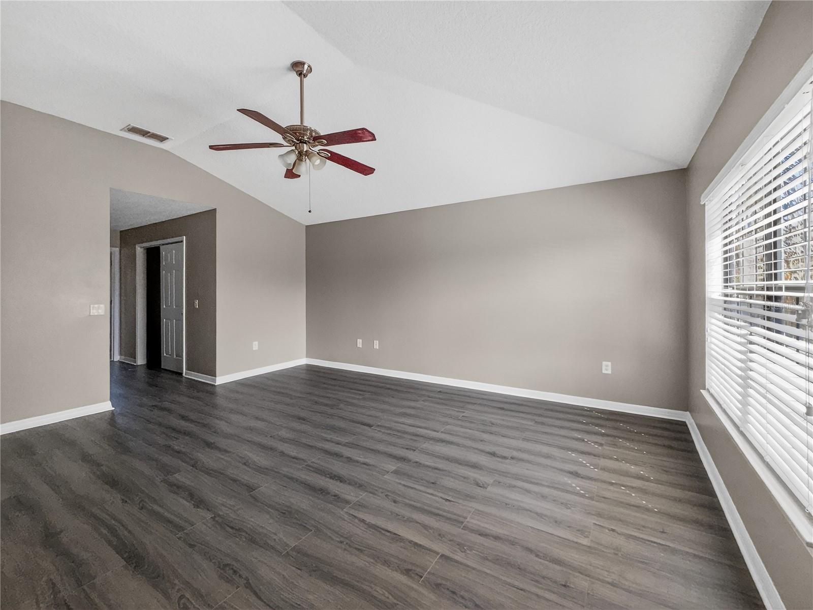 Image 22 of 37 For 2117 Lilipetal Court