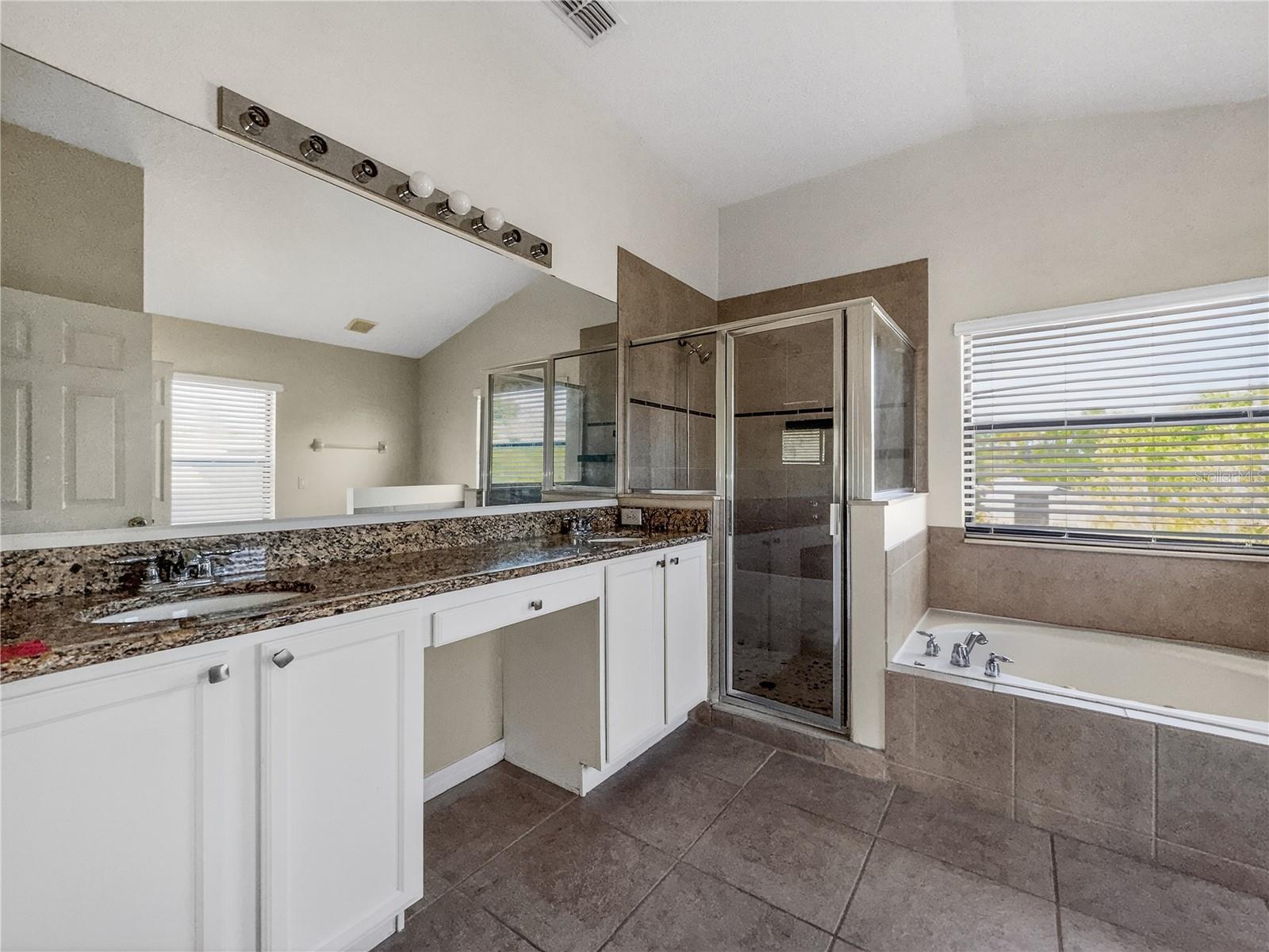 Image 23 of 37 For 2117 Lilipetal Court