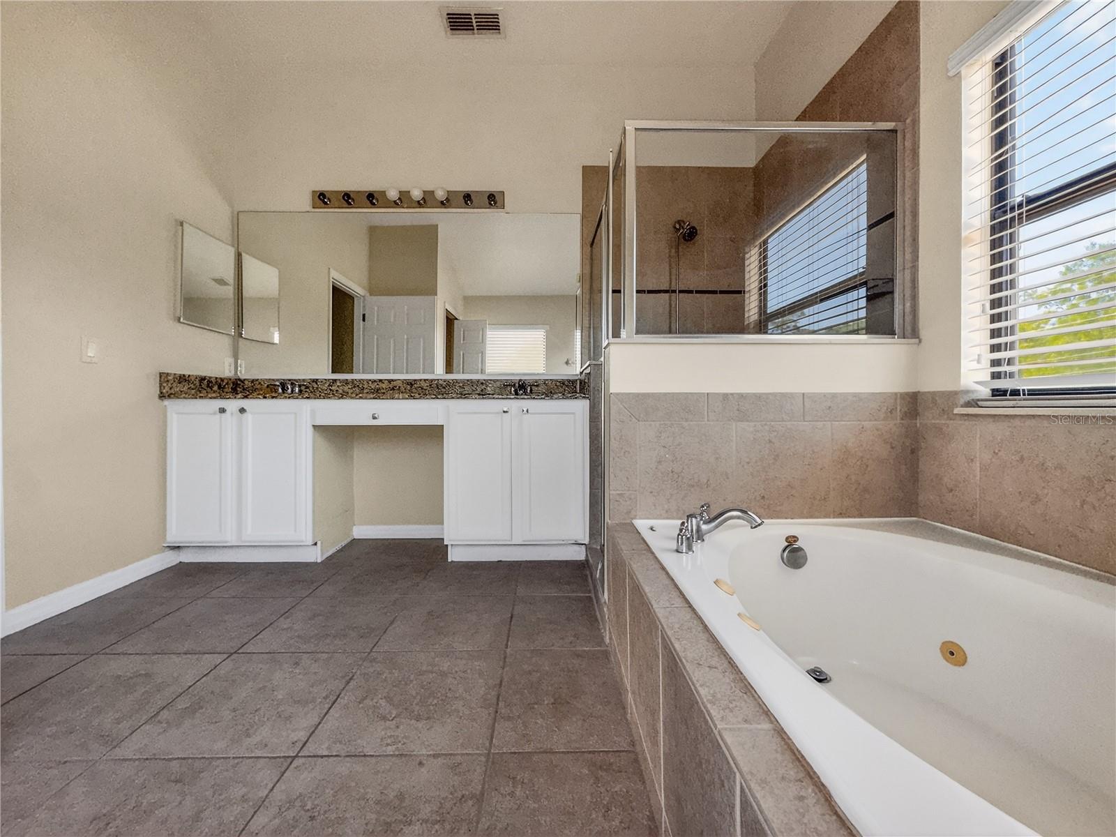 Image 24 of 37 For 2117 Lilipetal Court