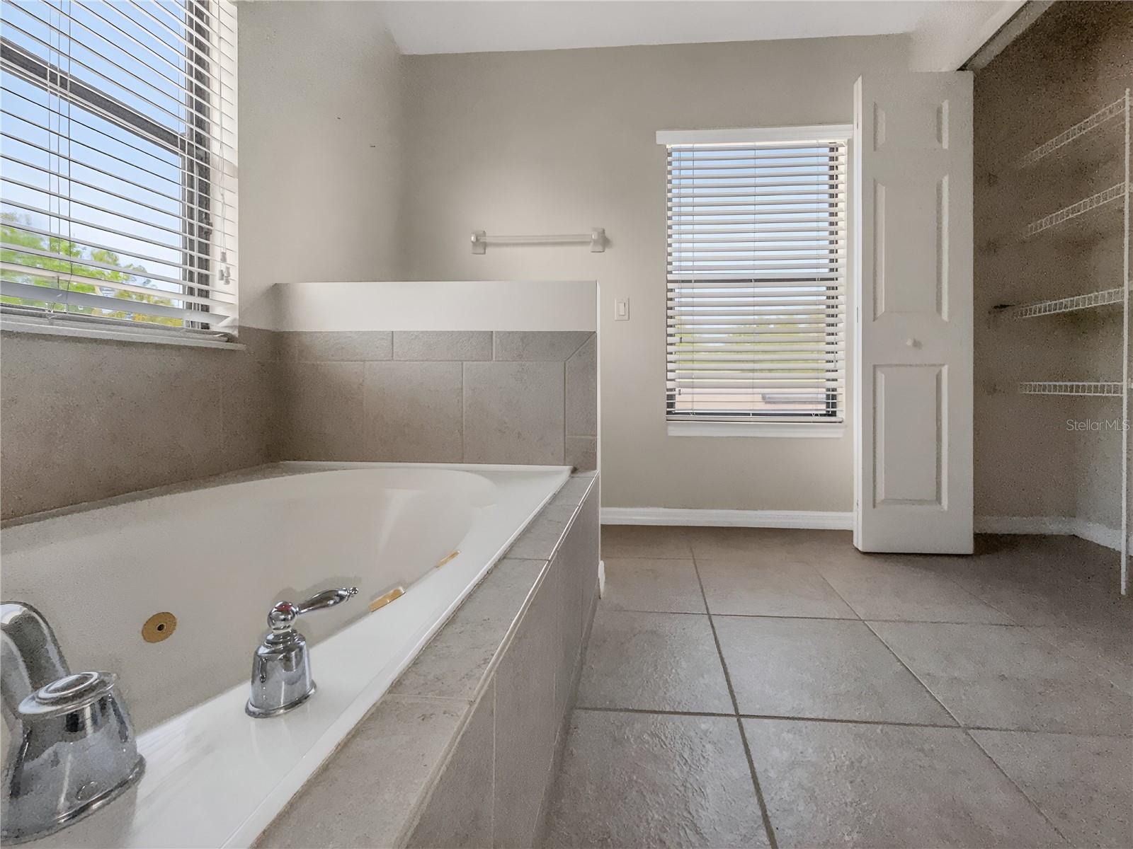 Image 25 of 37 For 2117 Lilipetal Court