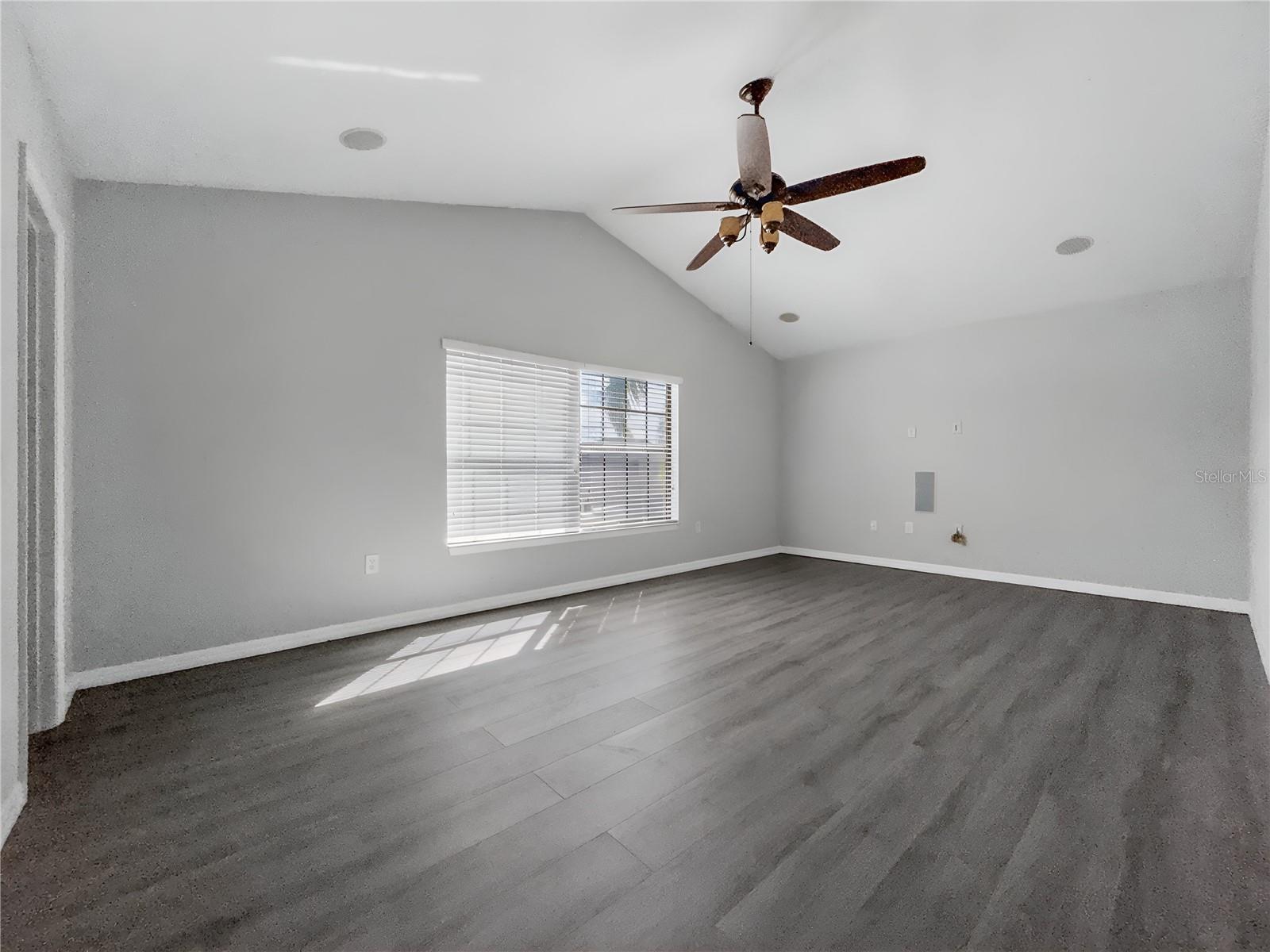 Image 27 of 37 For 2117 Lilipetal Court