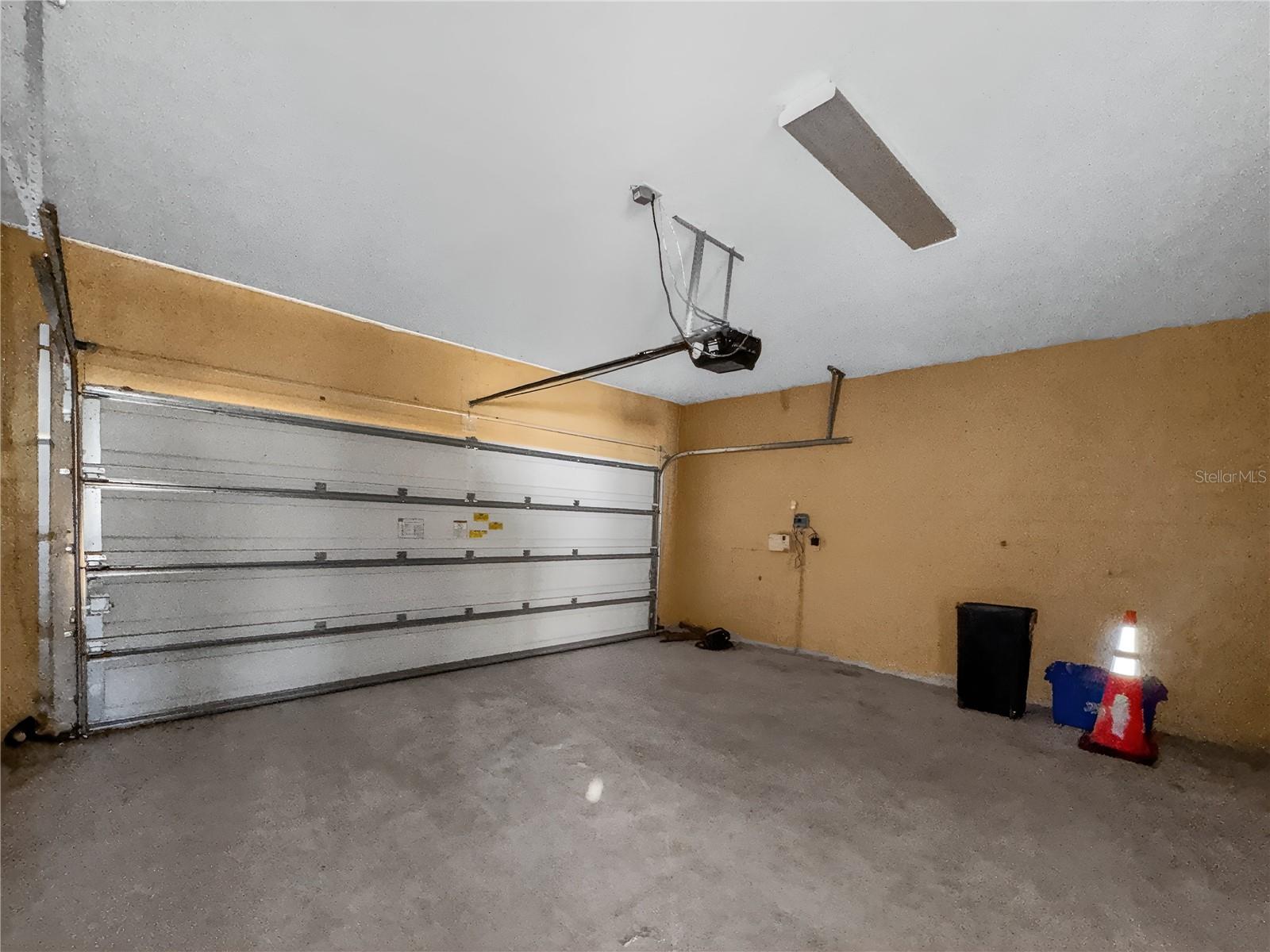 Image 29 of 37 For 2117 Lilipetal Court