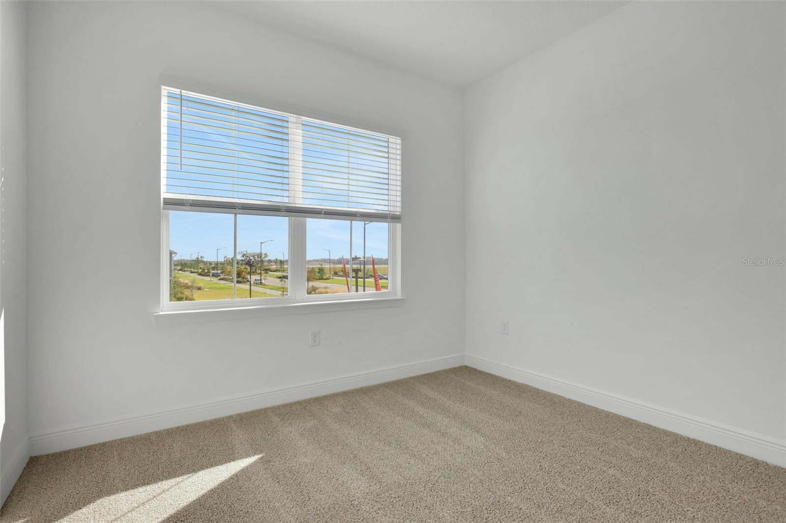 Image 11 of 30 For 2900 Voyager Avenue