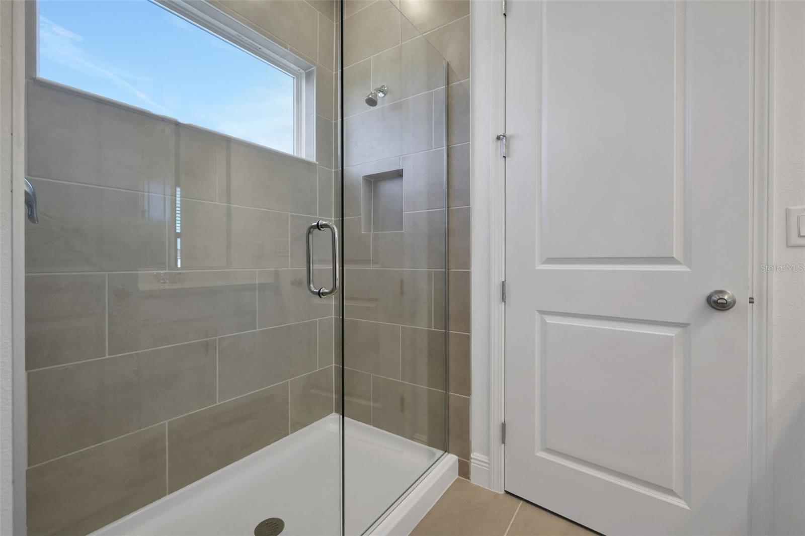 Image 15 of 30 For 2900 Voyager Avenue