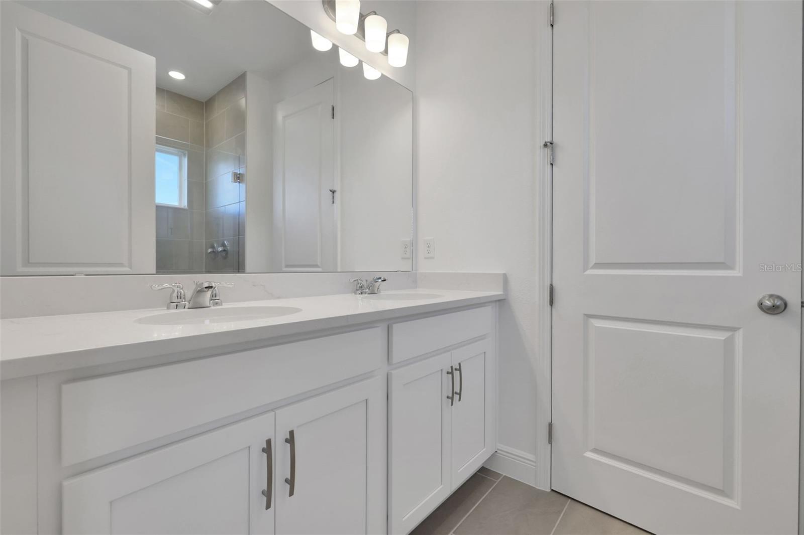 Image 16 of 30 For 2900 Voyager Avenue