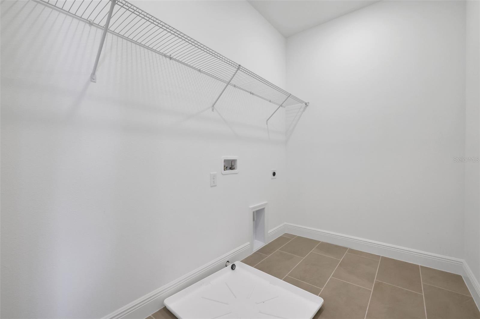 Image 19 of 30 For 2900 Voyager Avenue