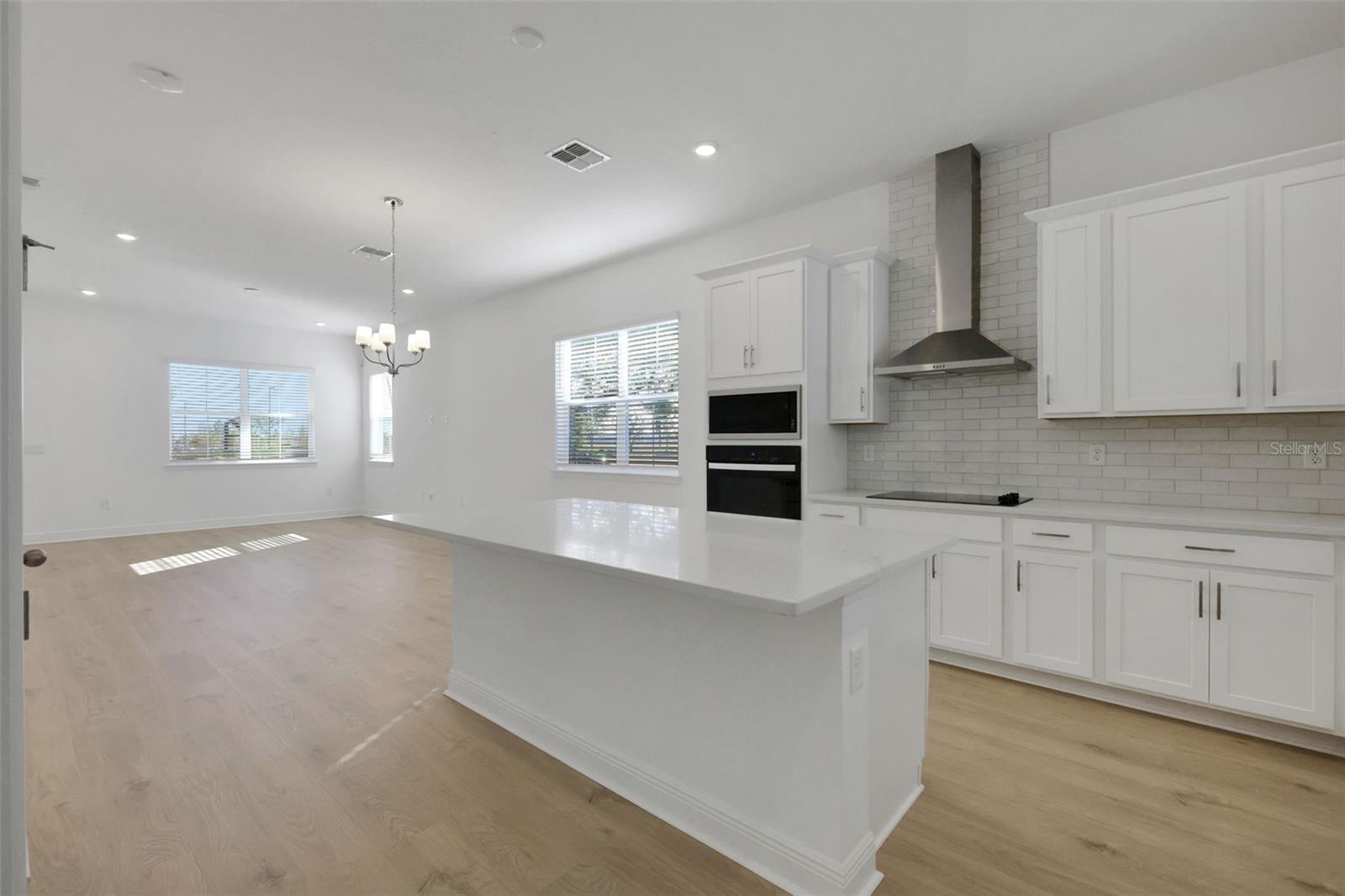 Image 21 of 30 For 2900 Voyager Avenue