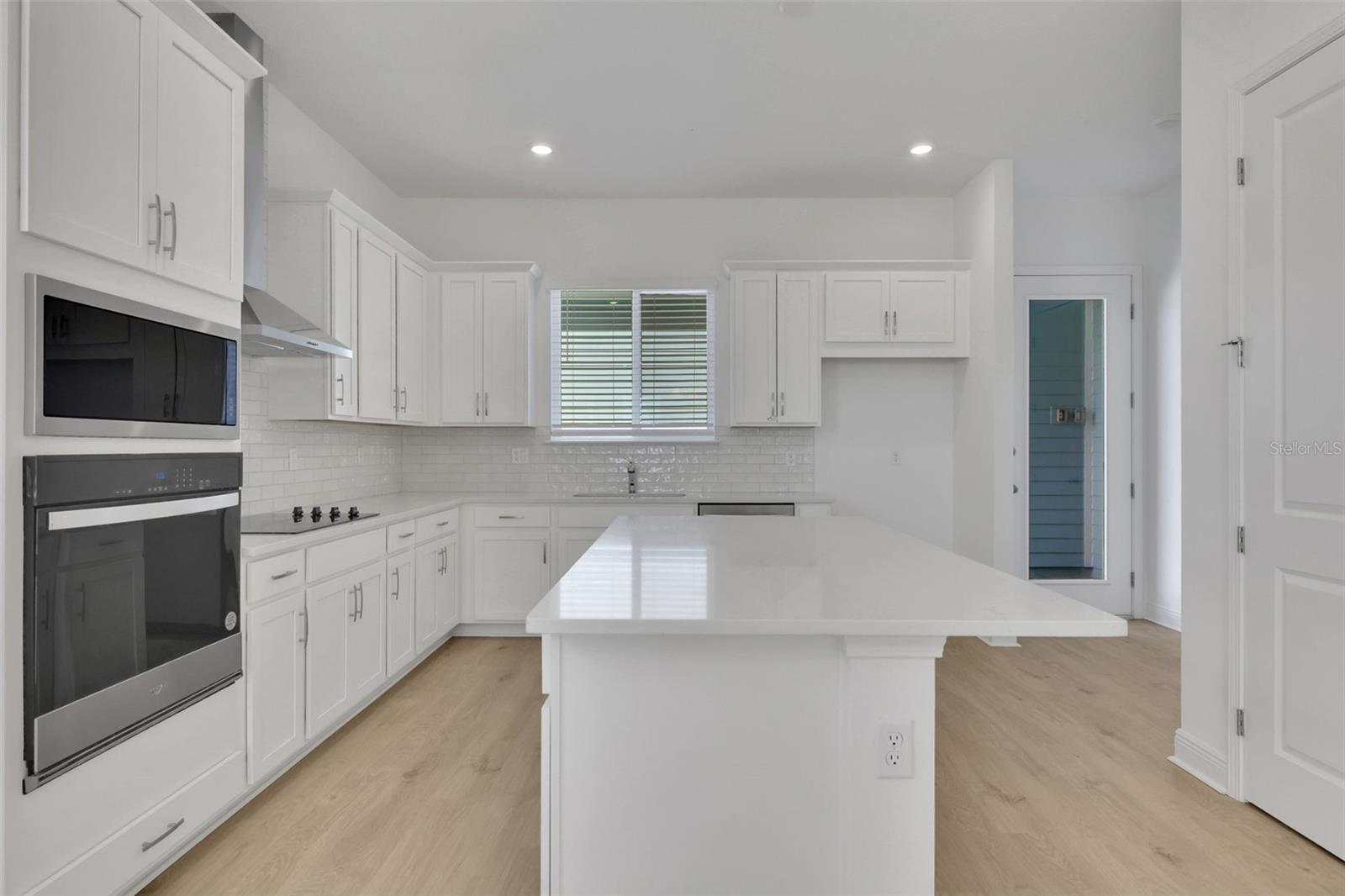 Image 22 of 30 For 2900 Voyager Avenue