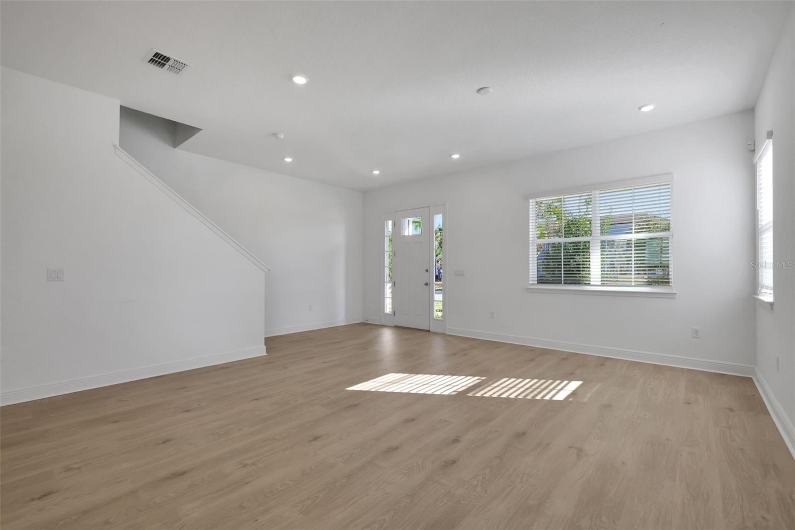 Image 29 of 30 For 2900 Voyager Avenue