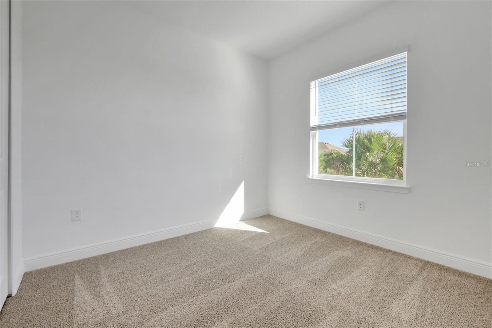 Image 9 of 30 For 2900 Voyager Avenue