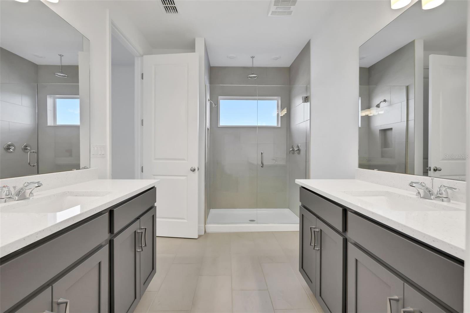 Image 10 of 36 For 2904 Voyager Avenue