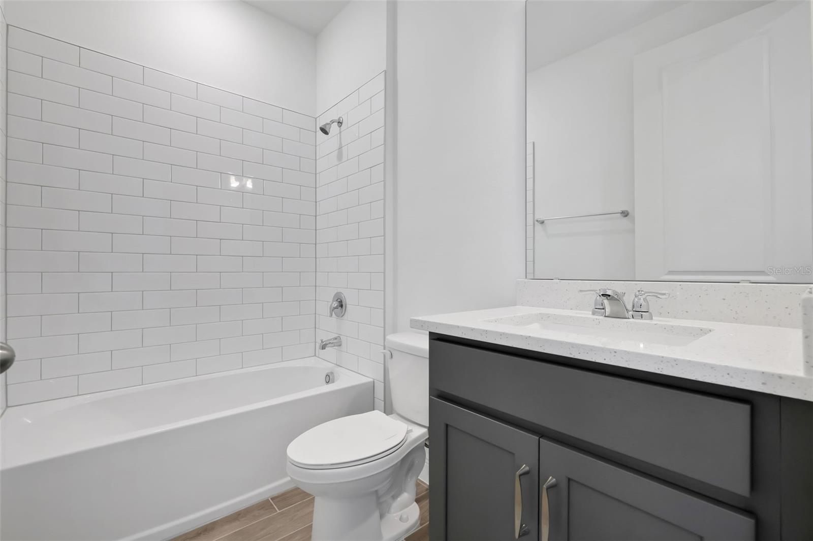 Image 14 of 36 For 2904 Voyager Avenue